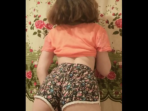 ❤️ Tânără sexy care se dezbracă de pantaloni scurți în fața camerei de filmat ️❌  at ro.extratorrents.top ❌