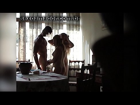 ❤️ Prietenii sexuali invită un bărbat uriaș și o partidă în trei cu el ️❌  at ro.extratorrents.top ❌