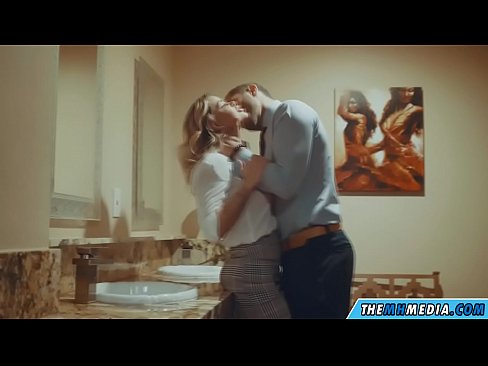 ❤️ Când o blondă cu sânii mari te seduce într-o toaletă publică ️❌  at ro.extratorrents.top ❌